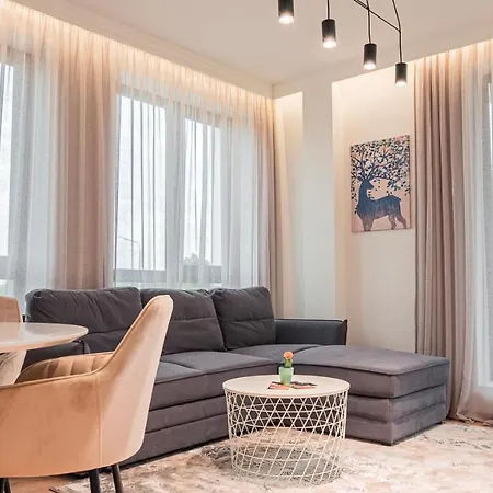 Urban Exec With Free Gym Pass, Full Office Setup And Designated Parking Space Appartement *