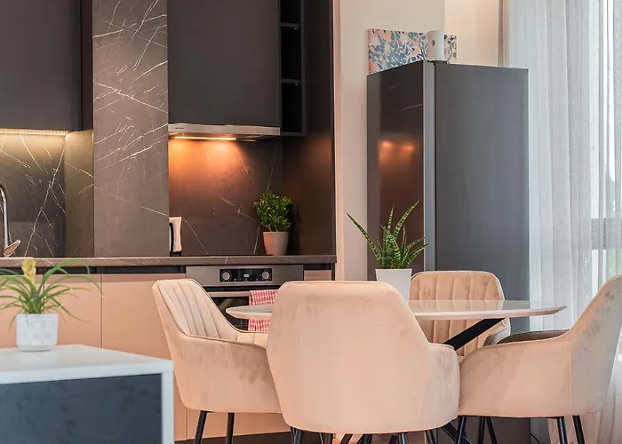 Urban Exec With Free Gym Pass, Full Office Setup And Designated Parking Space Apartman