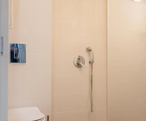 Urban Exec With Free Gym Pass, Full Office Setup And Designated Parking Space Apartman Plovdiv