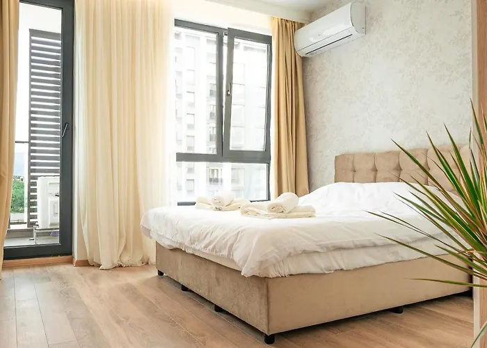 Urban Exec With Free Gym Pass, Full Office Setup And Designated Parking Space Apartman Plovdiv