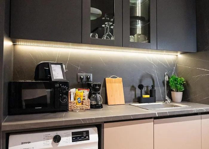 Apartman Urban Exec With Free Gym Pass, Full Office Setup And Designated Parking Space