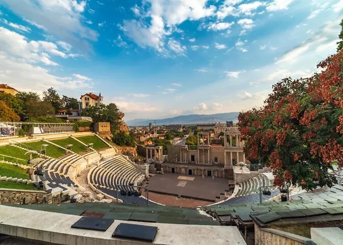 Urban Exec With Free Gym Pass, Full Office Setup And Designated Parking Space Apartman