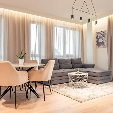 Urban Exec With Free Gym Pass And Full Office Setup Apartment Plovdiv