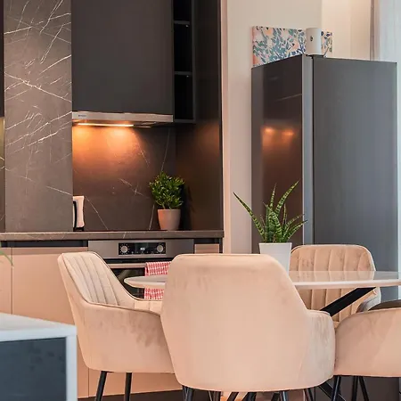 Platinum 1bd With Workspace And Private Parking By Flat Managеr Apartment