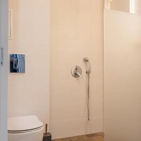 Urban Exec With Free Gym Pass, Full Office Setup And Designated Parking Space Apartman Plovdiv