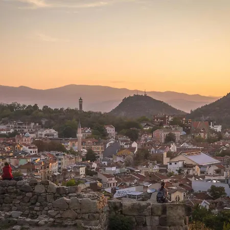 Urban Exec With Free Gym Pass, Full Office Setup And Designated Parking Space 公寓 *