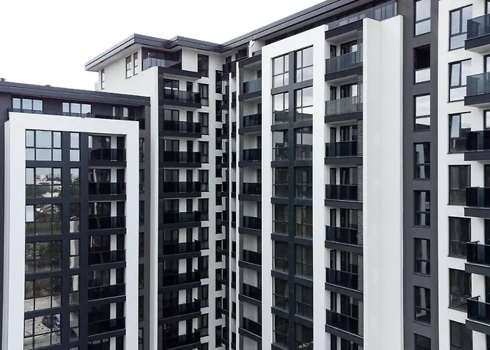 公寓 Urban Exec With Free Gym Pass, Full Office Setup And Designated Parking Space 普罗夫迪夫